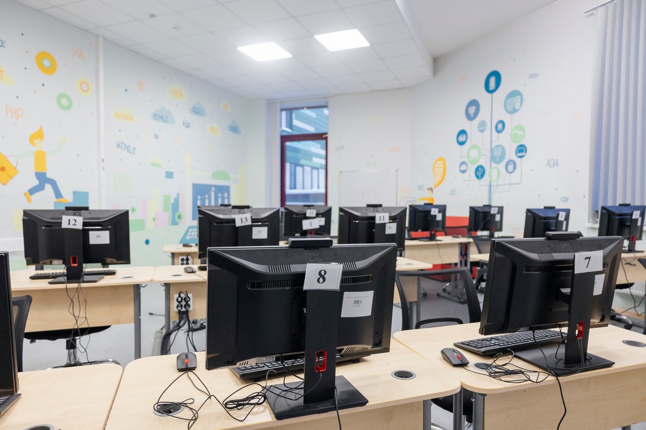 Общая информация, ГБОУ Школа № 1298 "Профиль Куркино", Москва